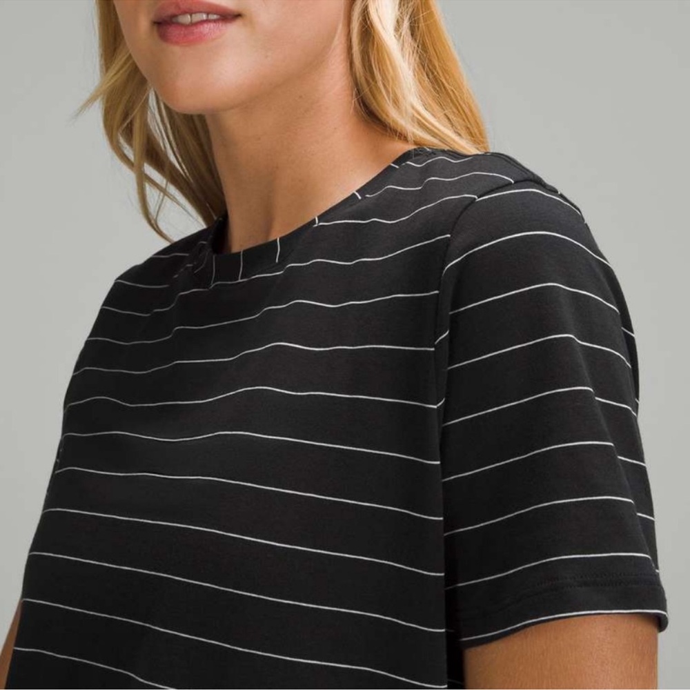 Lululemon Love Crew Tee Shirt in Short Serve Stripe Black/White - Picture 2 of 9